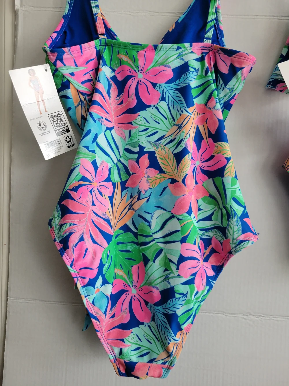 wonders mark vibrant tropical